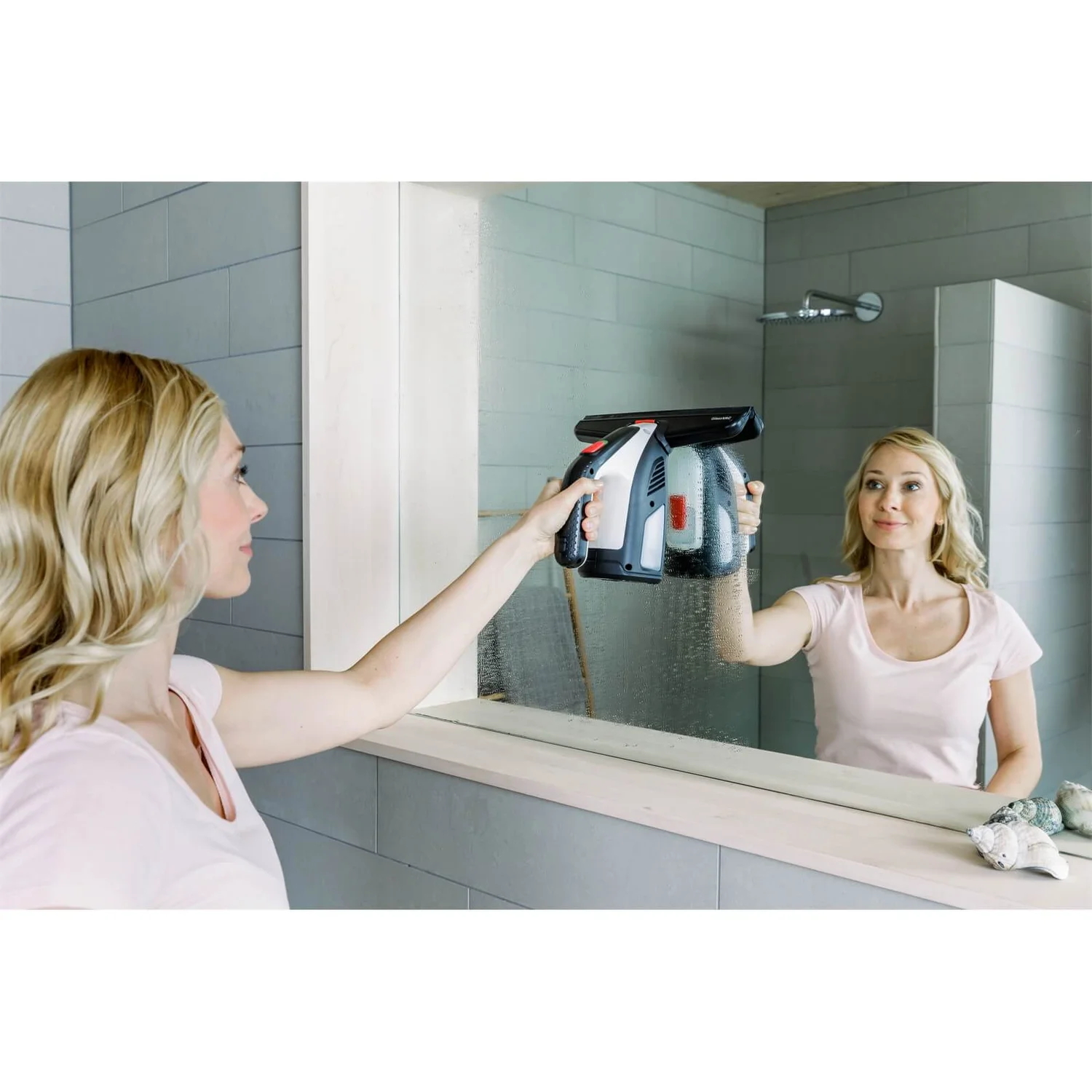 Bosch GlassVAC Solo Vacuum Window Cleaner 2 Bosch GlassVAC Solo Vacuum Window Cleaner - Image 2