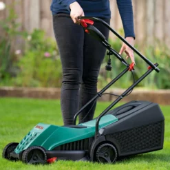 Bosch 1200W Rotak 32-12 Electric Lawn Mower - 32cm -Gardening Tool Store 12875195 8975028915682314