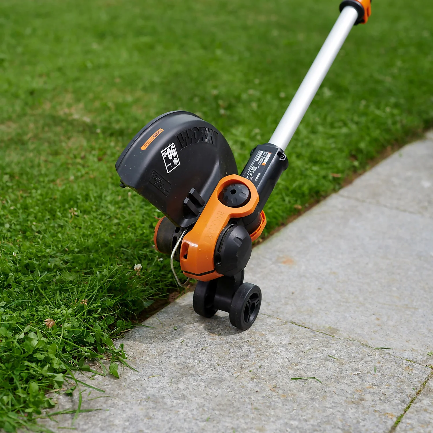 Worx GT 3.0 20v 2.0Ah Cordless Grass Trimmer - 30cm 3 Worx GT 3.0 20v 2.0Ah Cordless Grass Trimmer - 30cm - Image 3