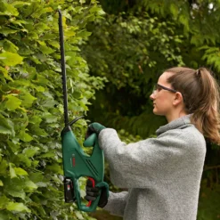 Bosch EasyHedgeCut 18-45 Hedge Trimmer 15 Bosch EasyHedgeCut 18-45 Hedge Trimmer -Gardening Tool Store 13496928 3844961768831319