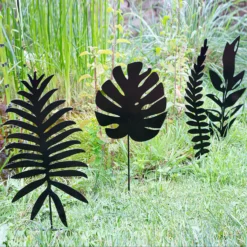 Jungle Black Ground Stakes - 45cm (Assorted Designs) -Gardening Tool Store 13981010 2095005324325265